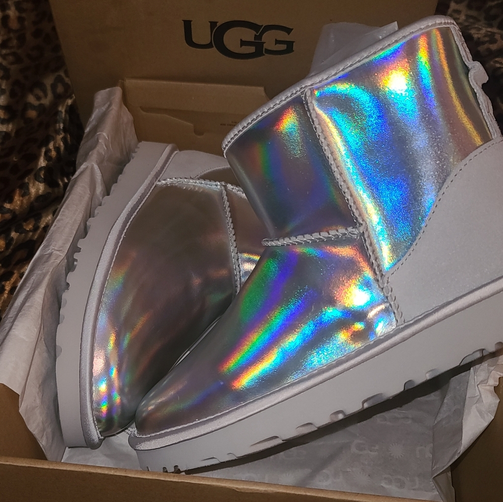 Ugg Boots - Picture 7 of 16